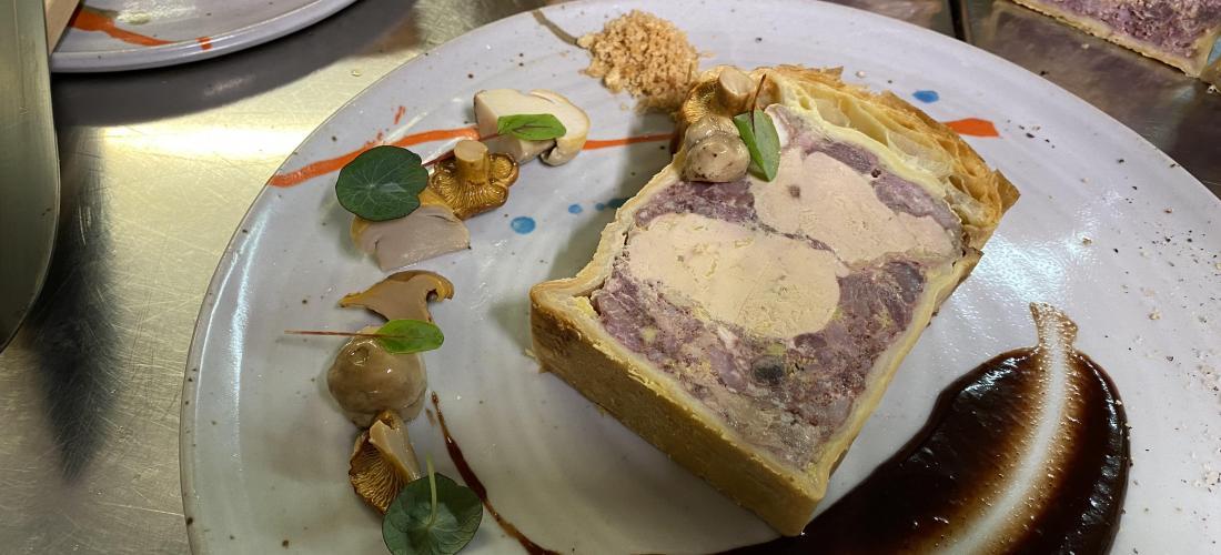 Le pâté en croûte de cerf veiné de foie gras