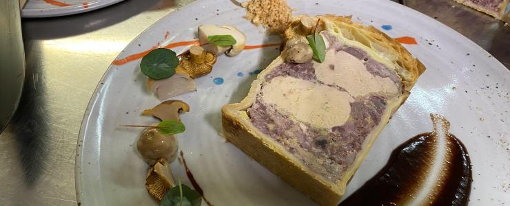 Le pâté en croûte de cerf veiné de foie gras